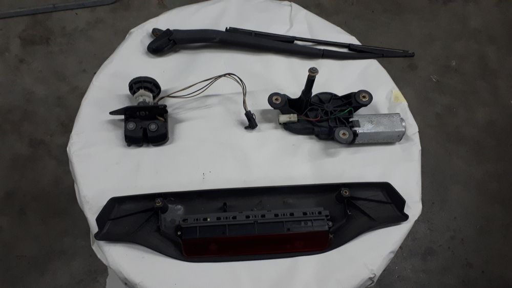 Lote de Peças da tampa da mala fiat punto