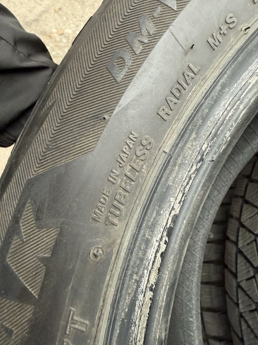 225/55 r17 Bridgestone Blizzak DM-V2 98% Резина зимняя