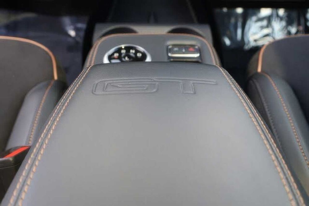 Ford Mustang Mach-E GT      2023