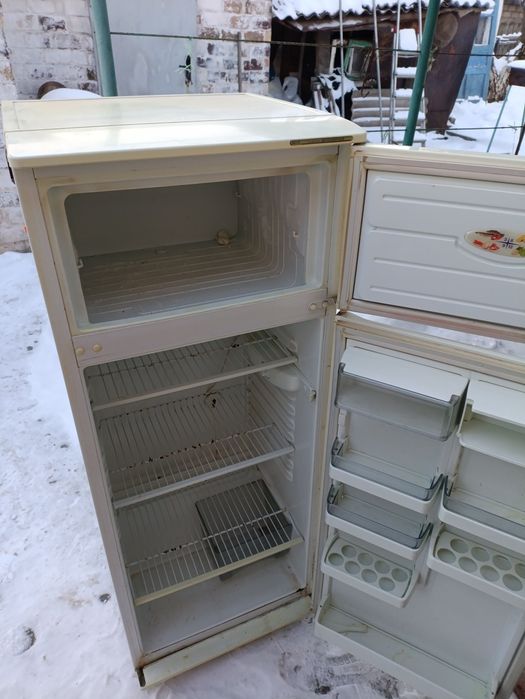 Продам холодильник