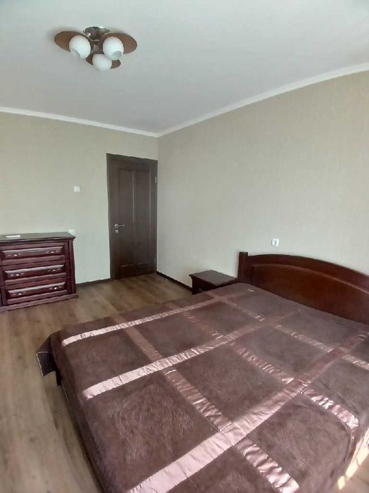 Будинок 2002 року Вул.Бальзака,4. ТРЦ «Глобал UA» 3к.кв. 7й пов. 90 м2