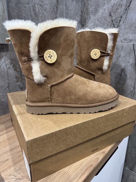 Угги жіночі нові 39р. ugg bailey button II che1016226
