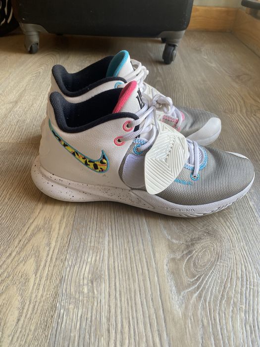 Sapatilhas de basquete contactem me pelo whatsapp