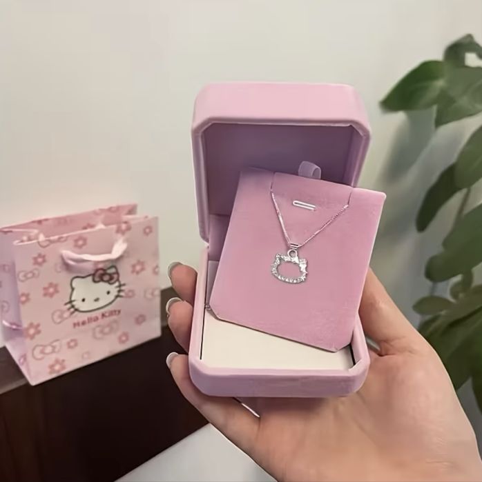 Подарунковий набір Hello Kitty (підвіска + оксамитова шкатулка + пакет)