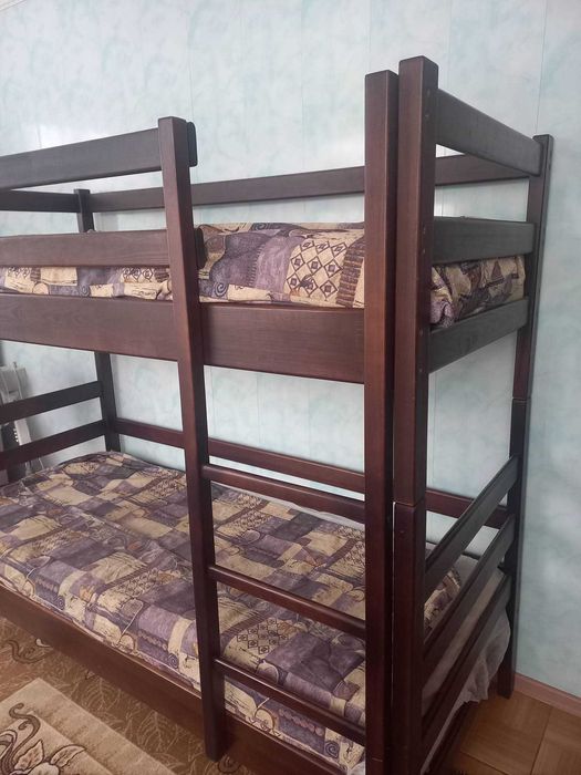 Розкладне двопорхове ліжко з матрацами