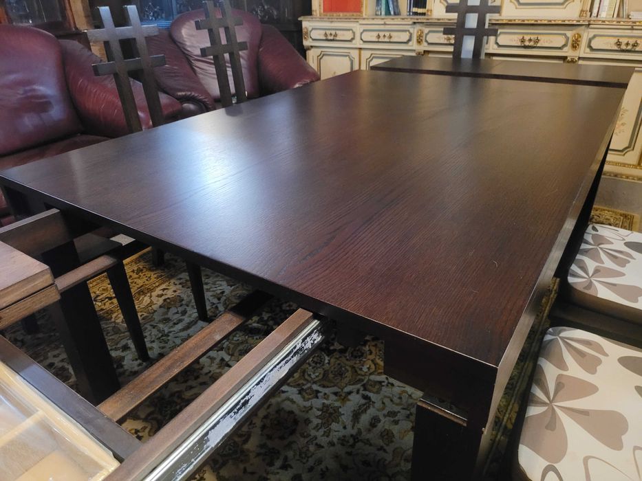 Excelente mesa de sala em madeira maciça - extensível - Só a mes