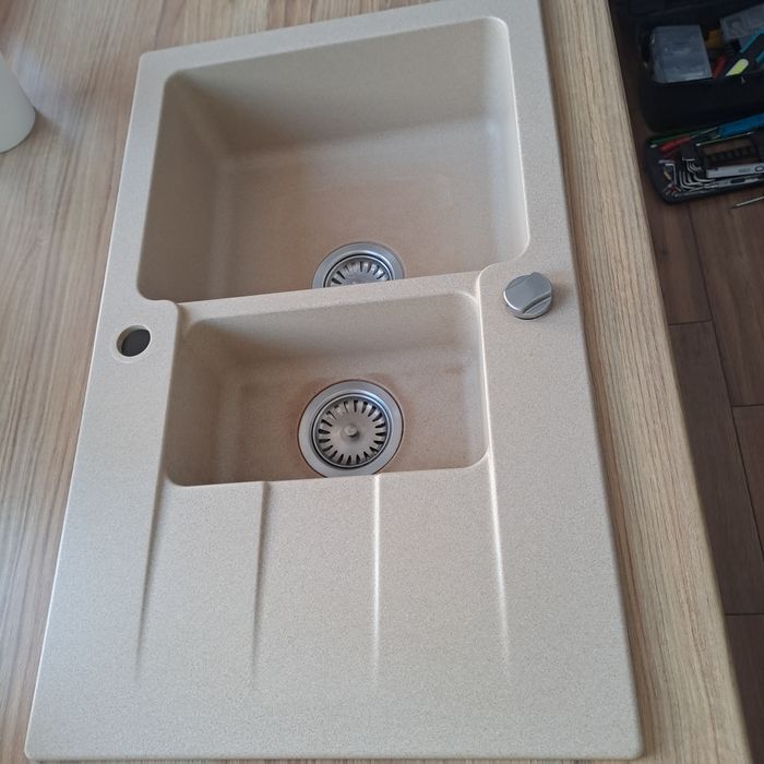 Zlewozmywak granitowy, granit,  półtora komorowy z ociekaczem.