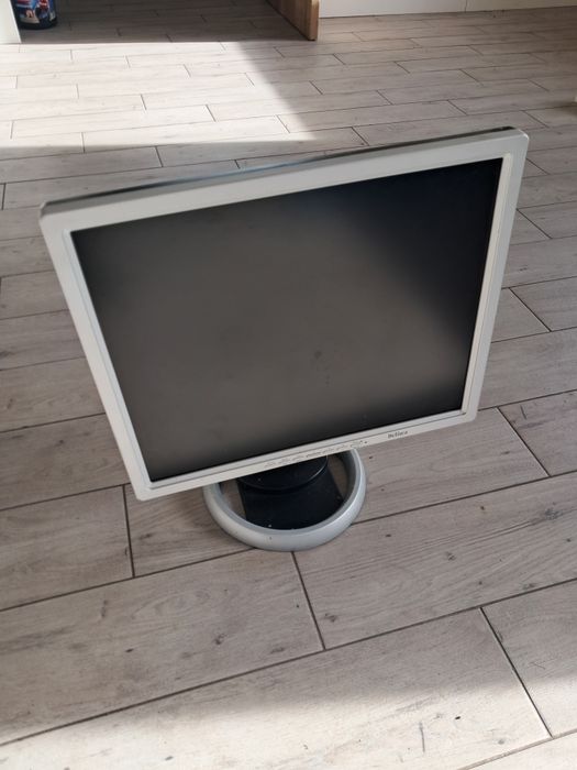 Monitor Belinea szary