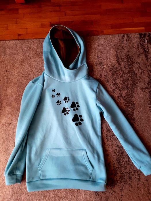 Bluza z psimi łapkami