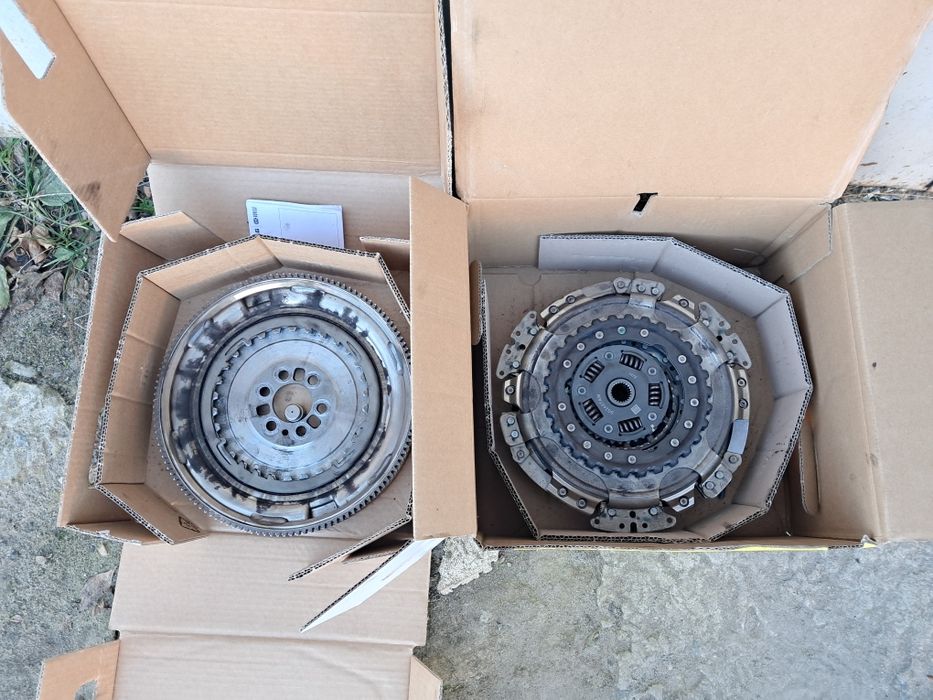 Двухмасовий маховик демпфер та щеплення VW DSG 7 DQ 200