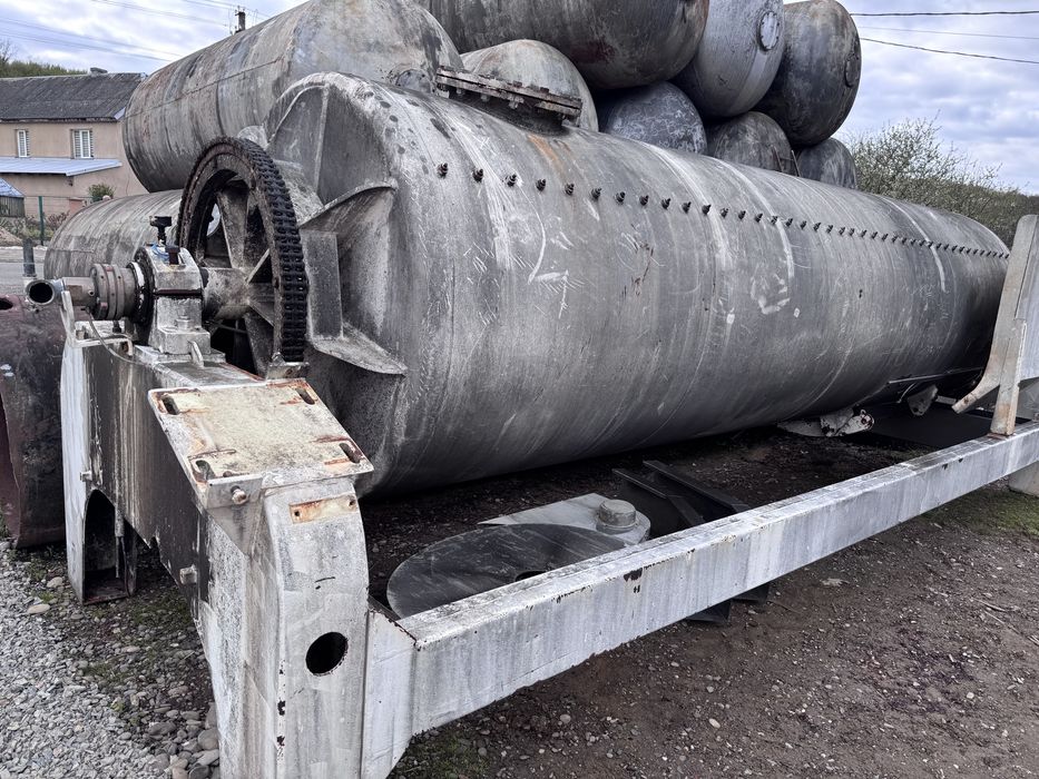 Промисловий прес для винограду