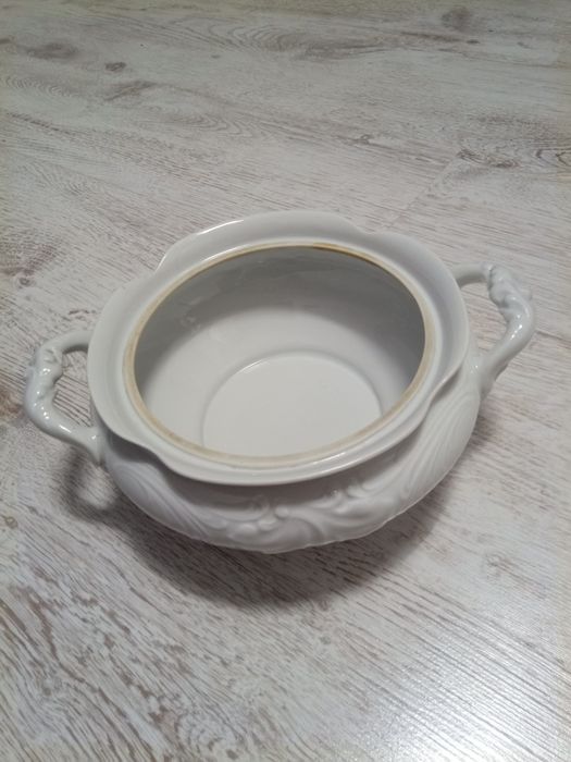 Porcelanowa waza Wawel, bez pokrywy.