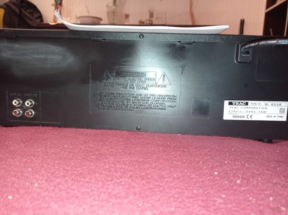Касетна магнітофонна дека TEAC W-600R