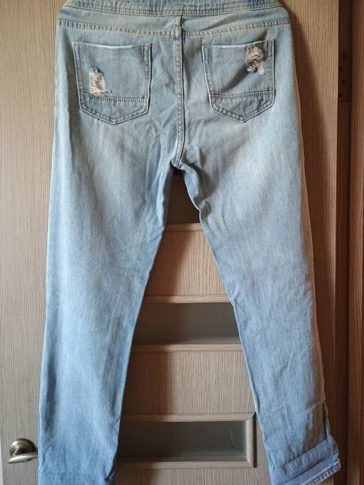 Женские джинсы рваные