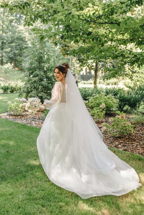 Весільна сукня розмір М