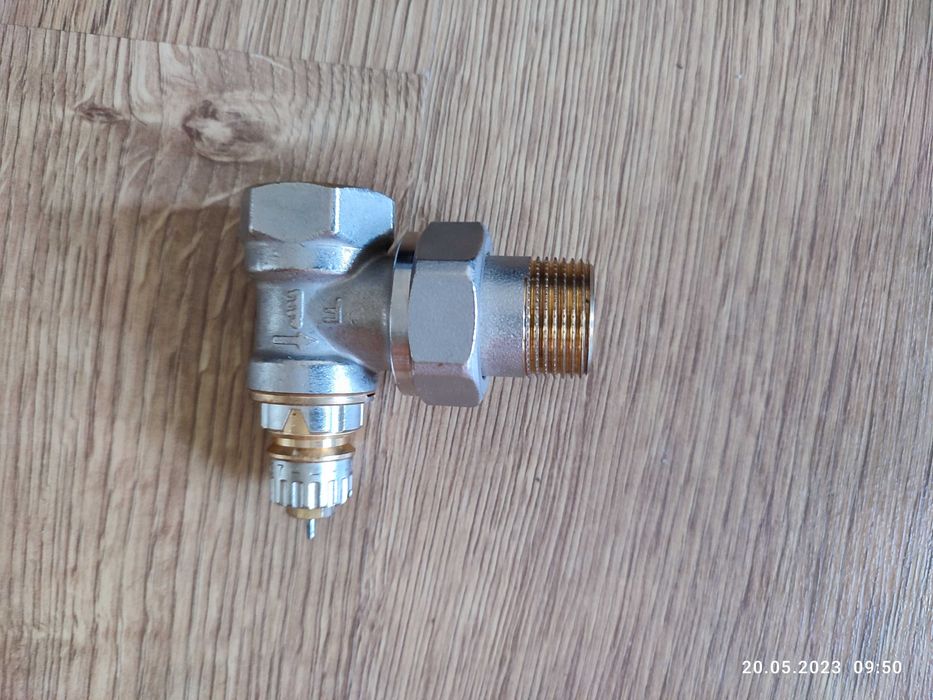 Zawór termostatyczny Danfoss 3/4 kątowy RA-N 10