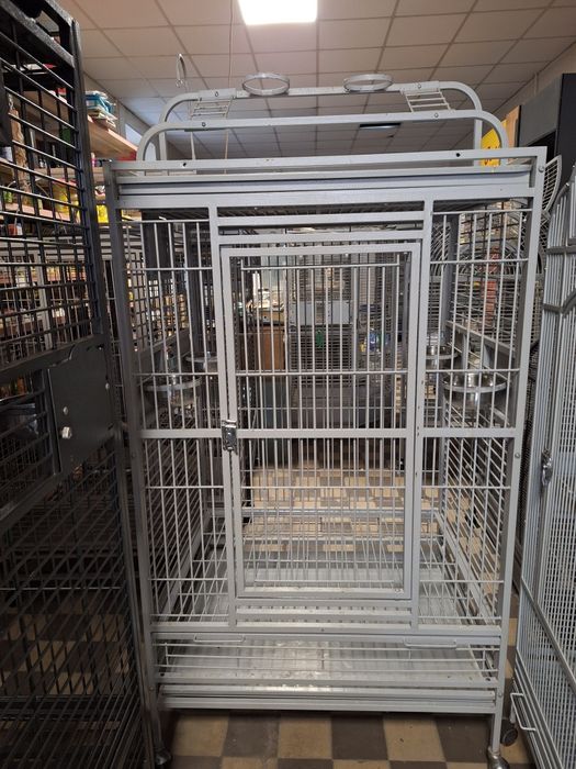 Sprzedam dużą klatkę dla papug Montana