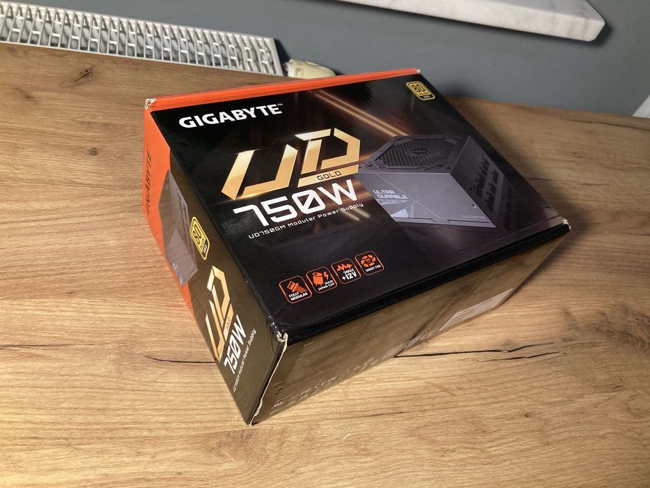 Zasilacz Gigabyte 750w Modularny Gold Plus UD750GM