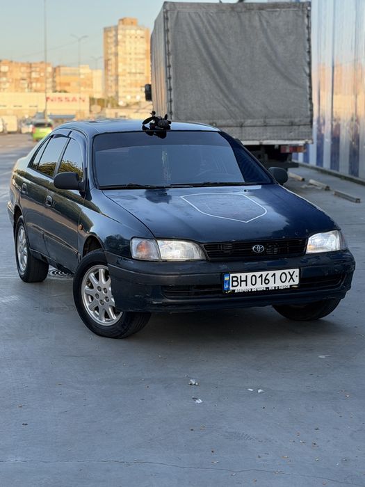 Toyota Carina E 1.6 бензин