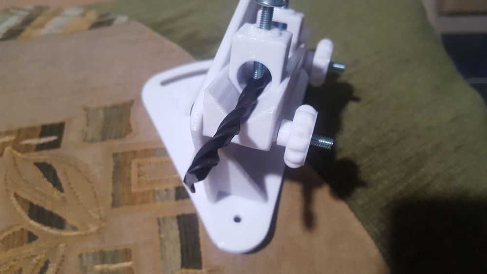 Для заточки сверл.