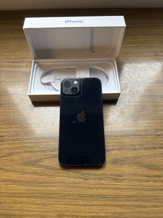 Iphone 13: bateria em excelente estado, capa e carregadores incluídos