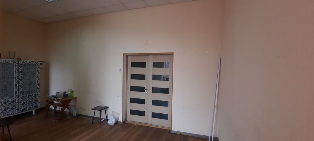 Вишенька.Оренда.Локація супер. Площа S = 36 m2. Дві кімнати.