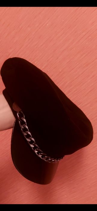 Кепка жіноча для модниць