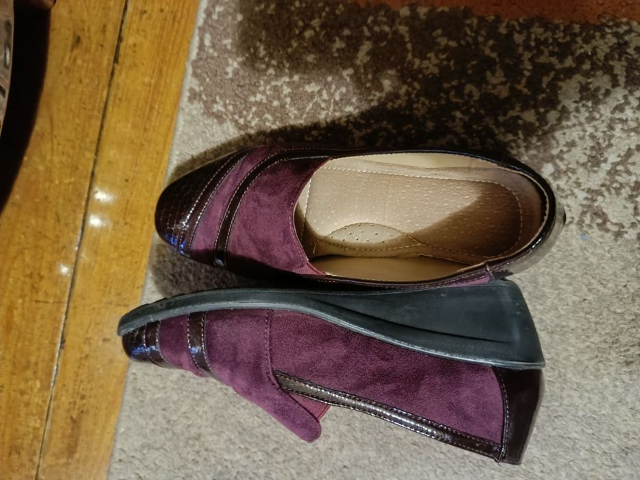 Sapatos senhora roxos