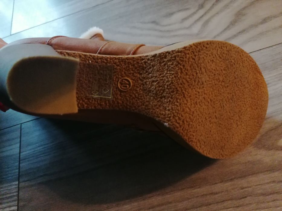 Buty kozaki na obcasie