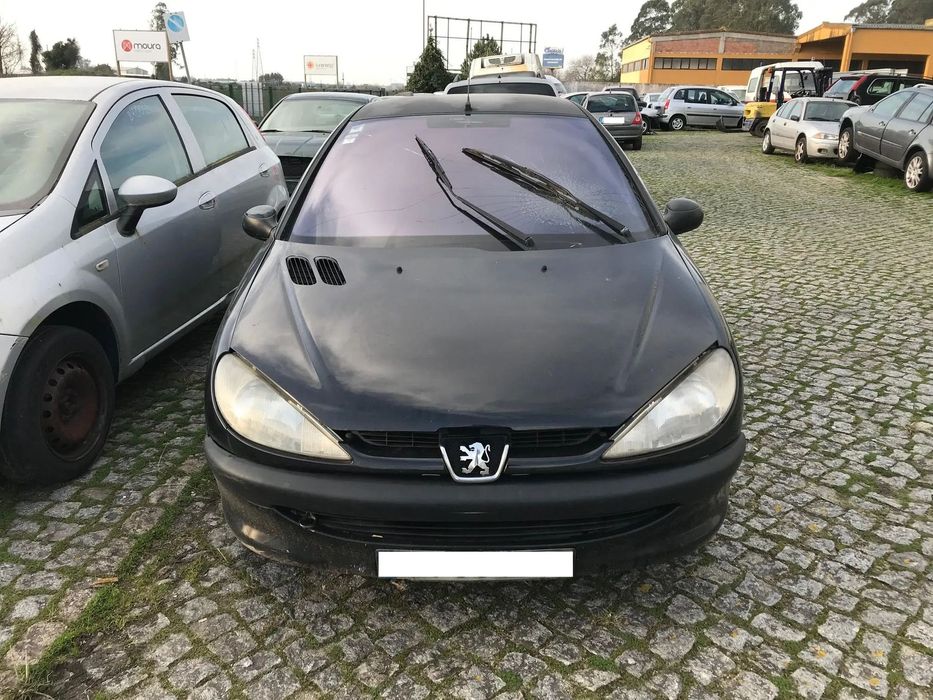 Peugeot 206 1.1 3P 2001 - Para Peças