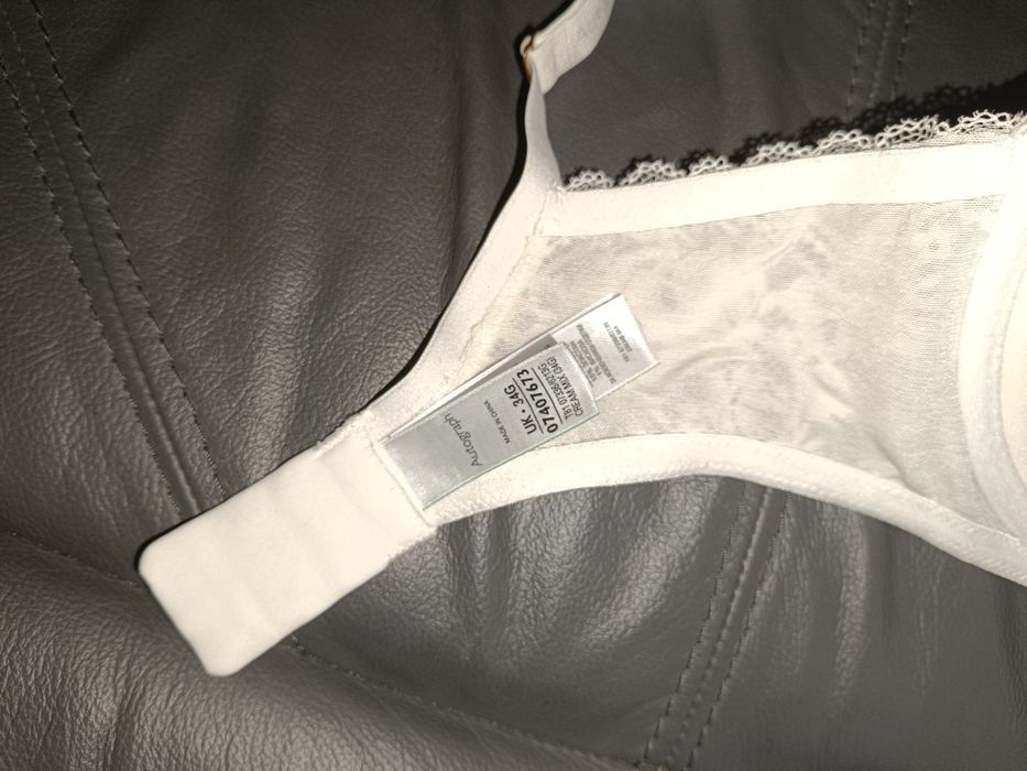 Biustonosz Autograph 75 G