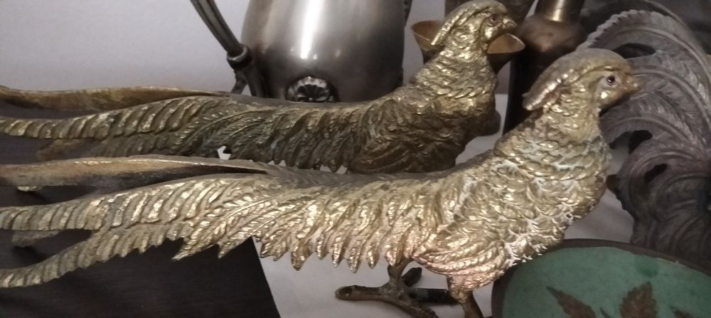 Figuras estanho e latão