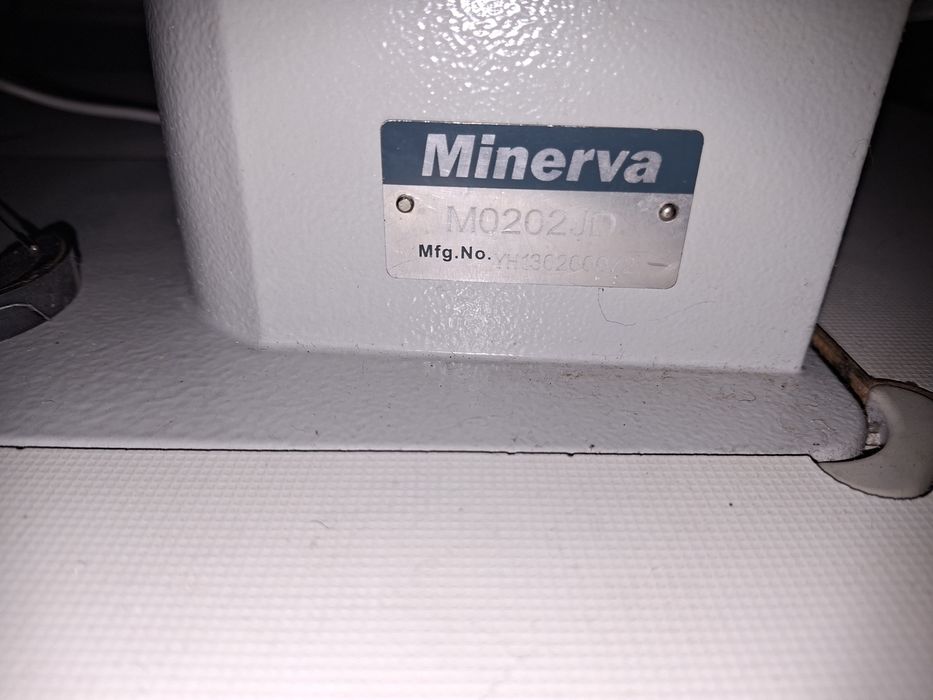 Промышленная швейная машина Минерва шагающая.