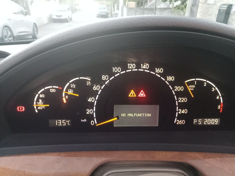 Mercedes S320  w220. 2001