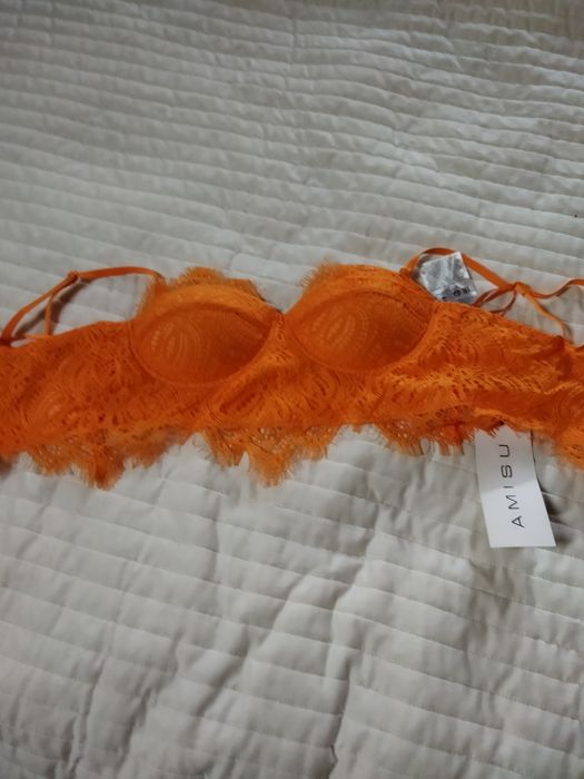 Stanik nowy z metką