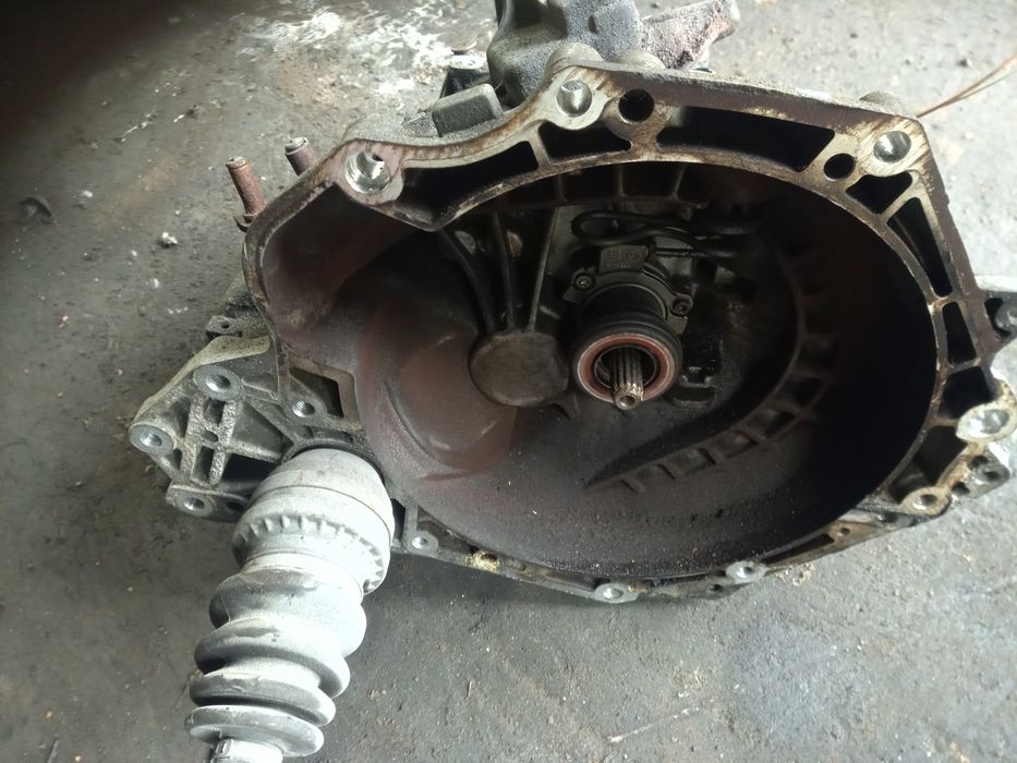 Opel Astra h corsa d skrzynia biegów 1.6 16 v