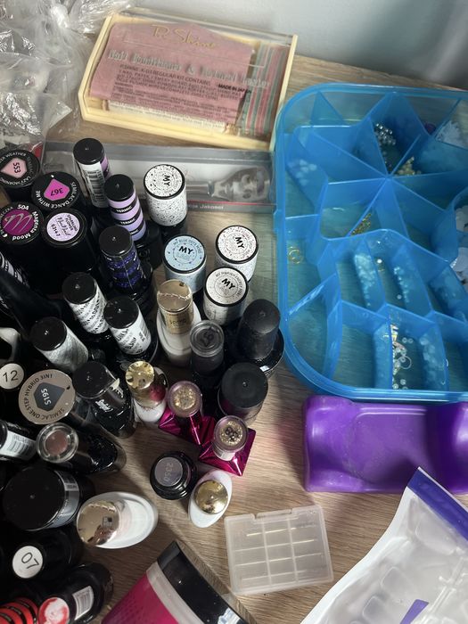 Zestaw do robienia manicure paznokci
