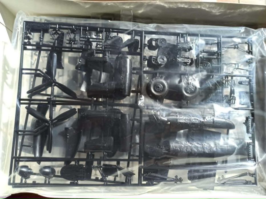 Tamiya 61020 (-4000) Avro Lancaster BI/BIII //1:48