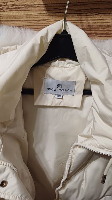 Зимова курточка жіноча