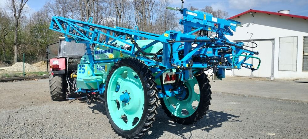 Berthoud Racer 2500L 21/18m 6 sekcji