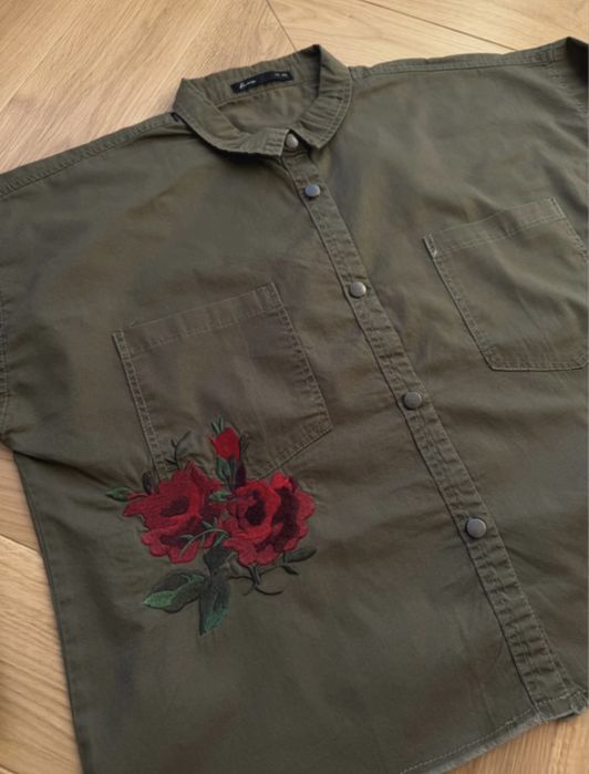 Ciemnozielona koszula z różą House M/L