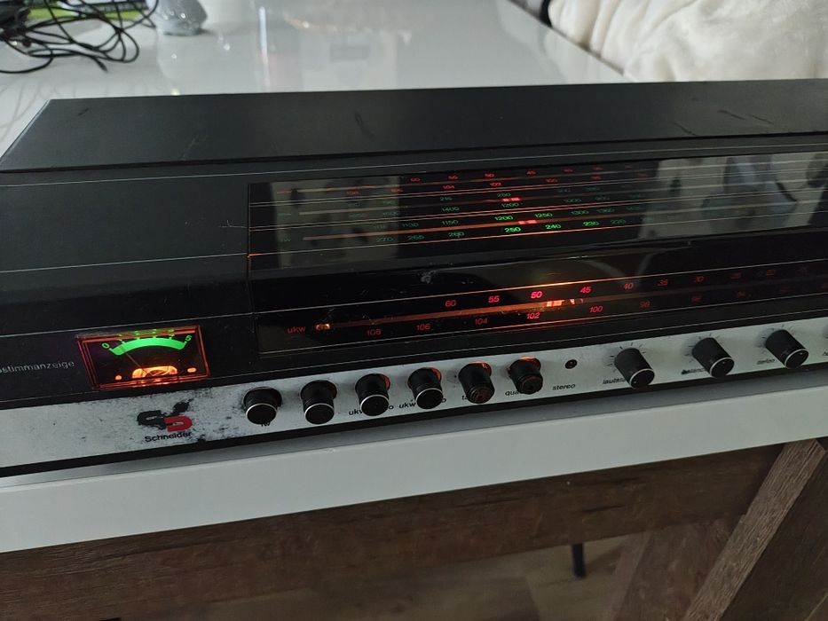 Amplituner Schneider vintage szer 51cm