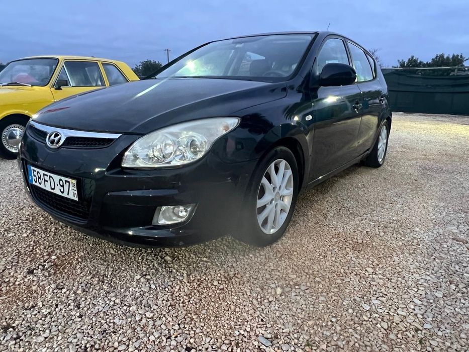 Vende se viatura usada mas em bom estado
