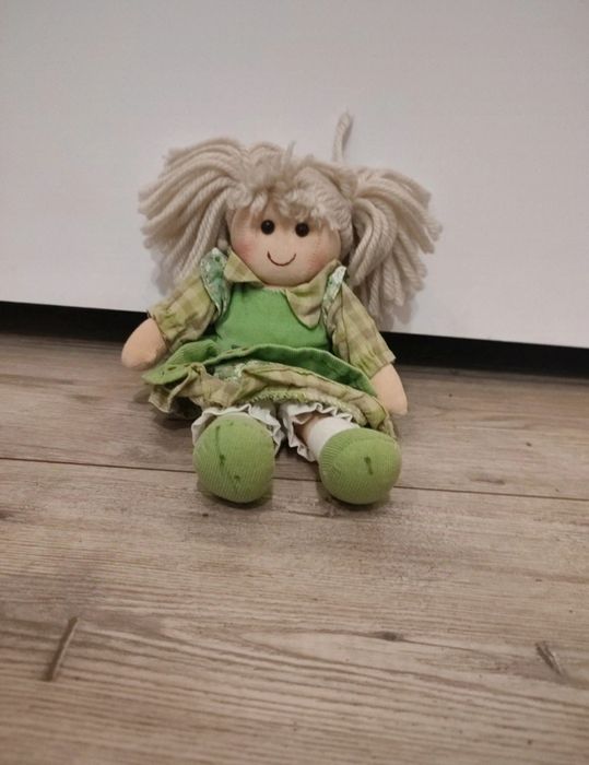 Lalka do zabawy dla dzieci