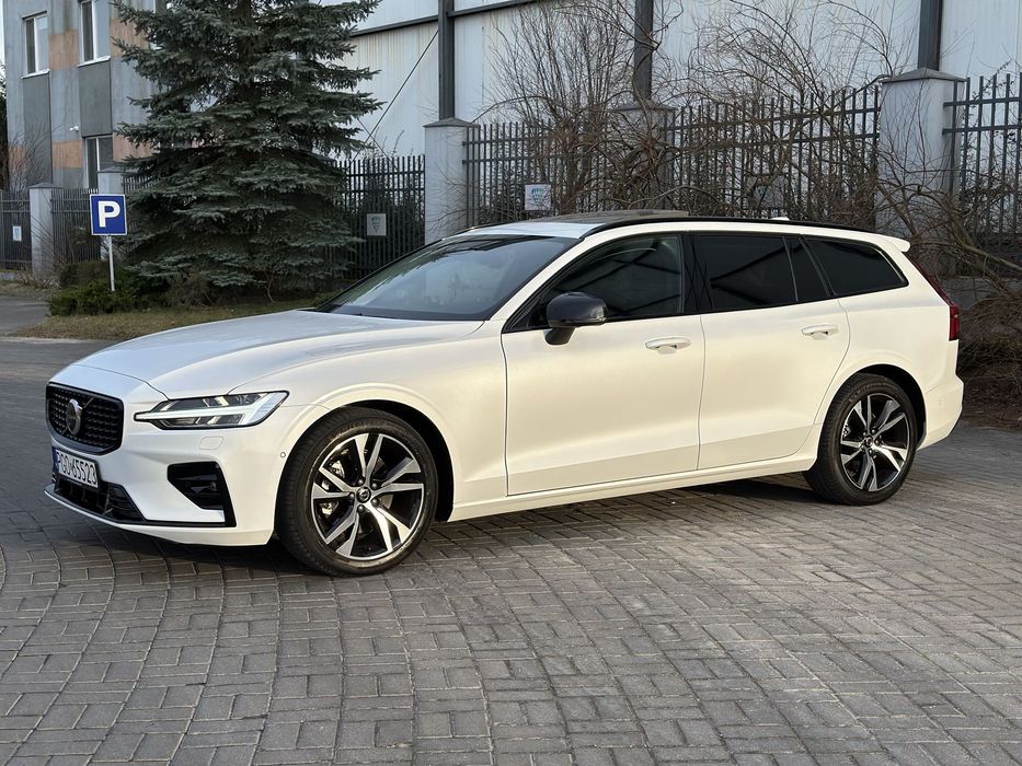 Volvo V60 VOLVO V60 B4 - 1800 KM ! kamera 360, panorama! super stan