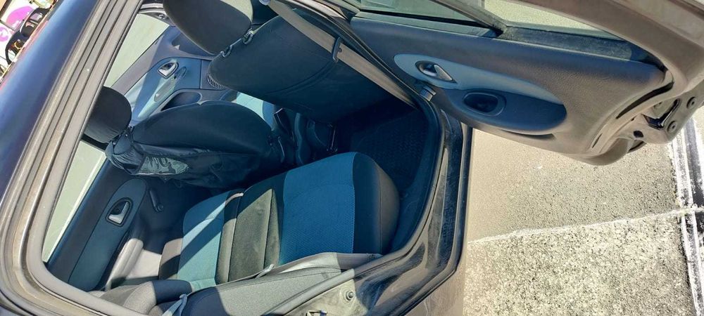 Renault Clio II 1.2 Gasolina