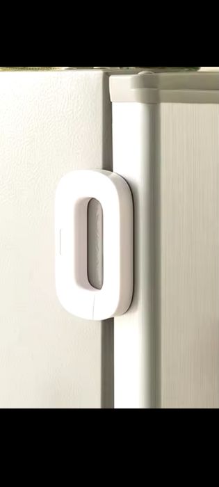 Продам замок для холодильника цвет белый