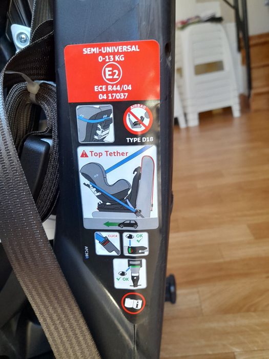 Cadeira de segurança para bebé.