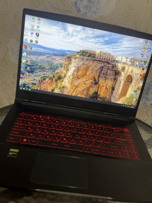 Intel core i5 10500, GTX 1650 4gb, 16gb RAM, 480gb ssd