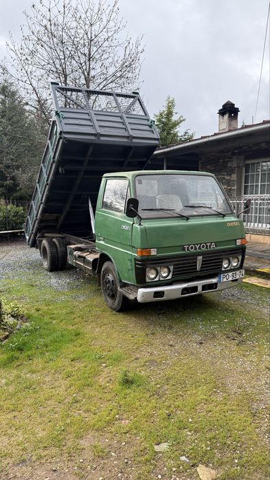 Toyota dyna com bascula
